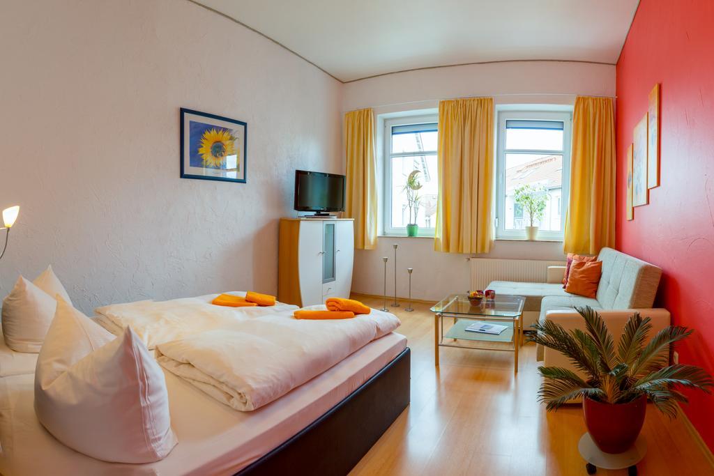 Hotel Am Müritzhafen garni Waren  Exterior foto
